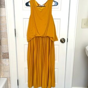 Goldenrod maxi dress- EUC, size M